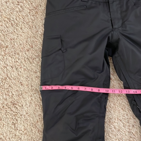 Burton Snow/Ski pants. Only worn a few times and in pristine condition. - Picture 9 of 10